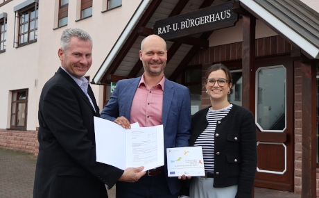 Dorfentwicklung - Übergabe zweier Förderbescheide