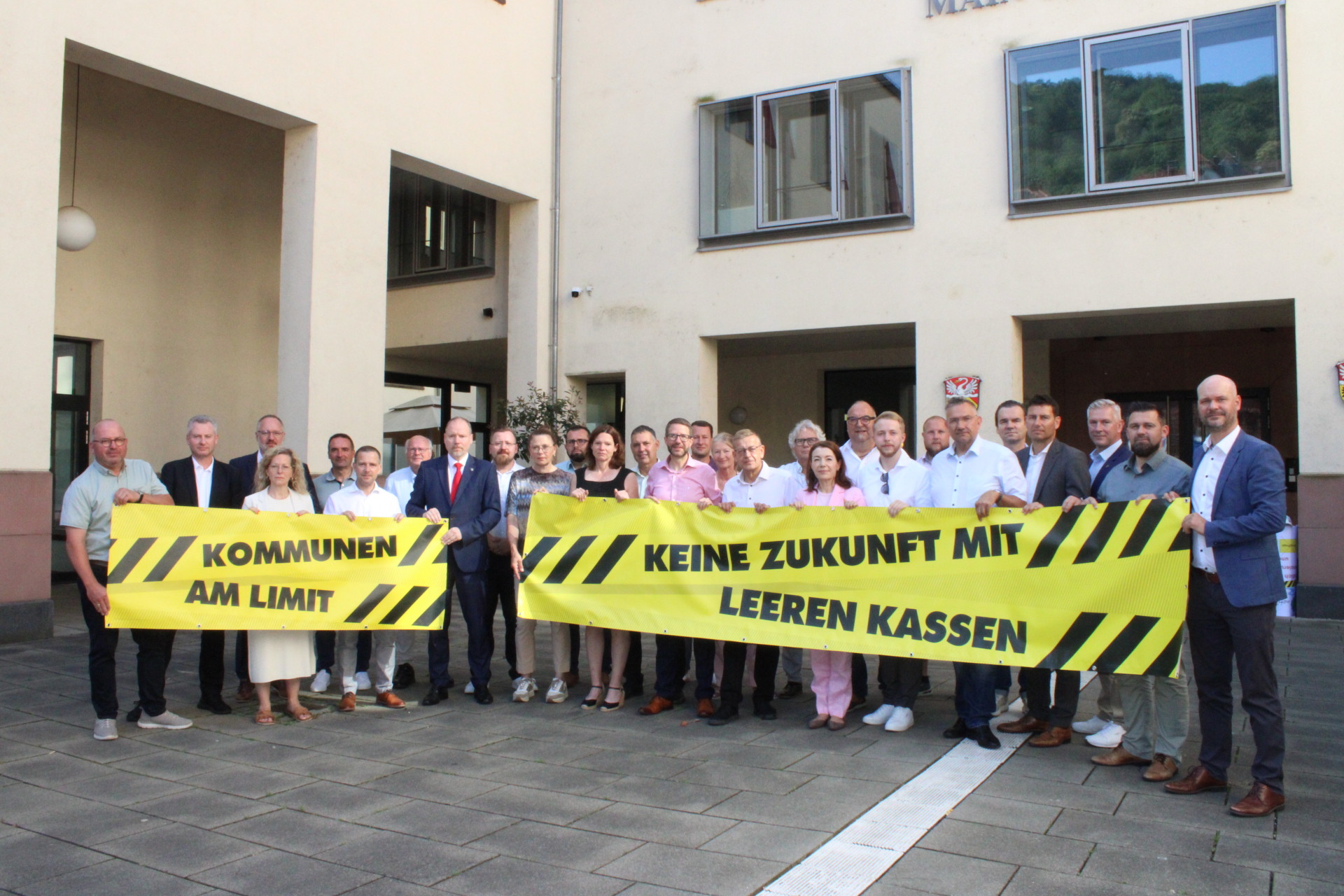 Kommunale Vertreter:innen der Aktion "Kommunen am Limit"