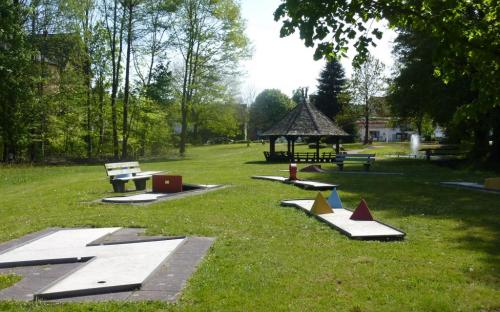 Burgwiesenpark Burgjoß - Minigolfanlage